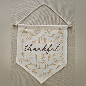 EUC Thankful Thanksgiving Banner with Flowers, Pumpkins and Mushrooms